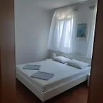 Simona