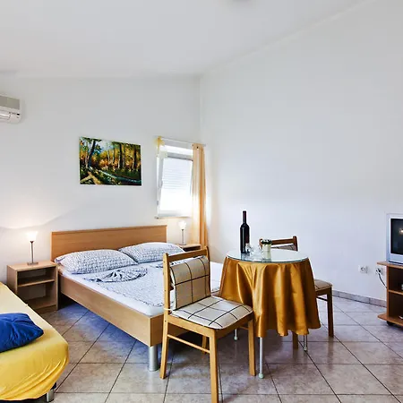 アパート Simona *