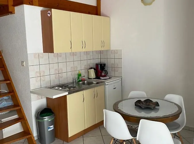 Simona * メドゥリン