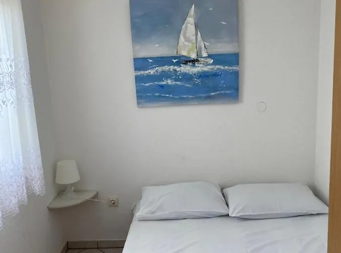 Simona メドゥリン