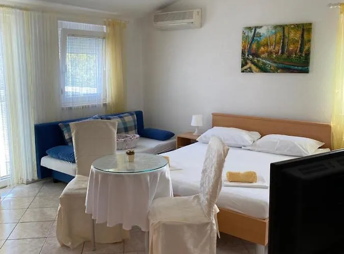 Simona * メドゥリン