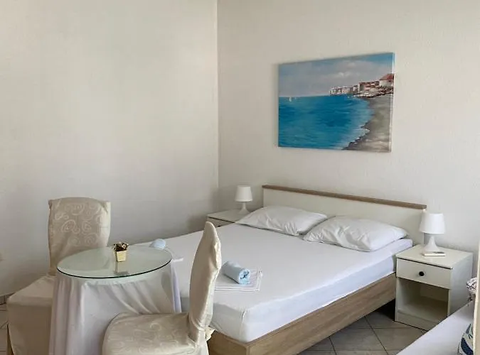 Simona * メドゥリン