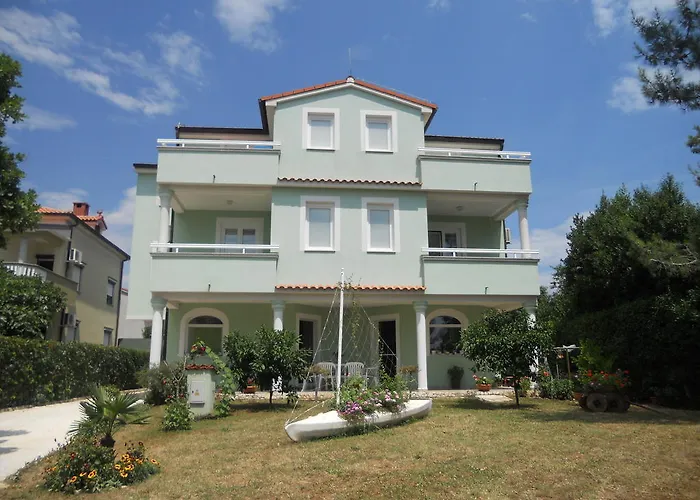 アパート Simona メドゥリン