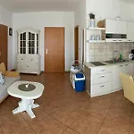 Simona *